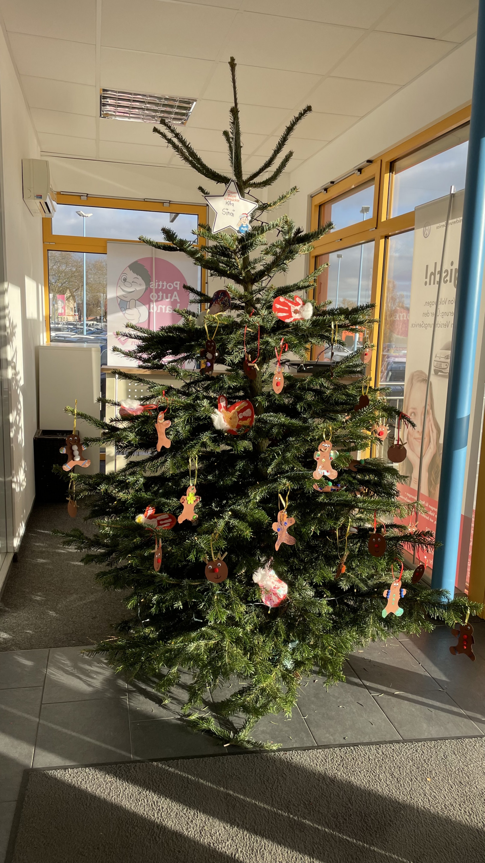 🎄 Kita-Weihnachtsbaum-Schmücken 2024 🎄 Liken, staunen und Gutes tun!