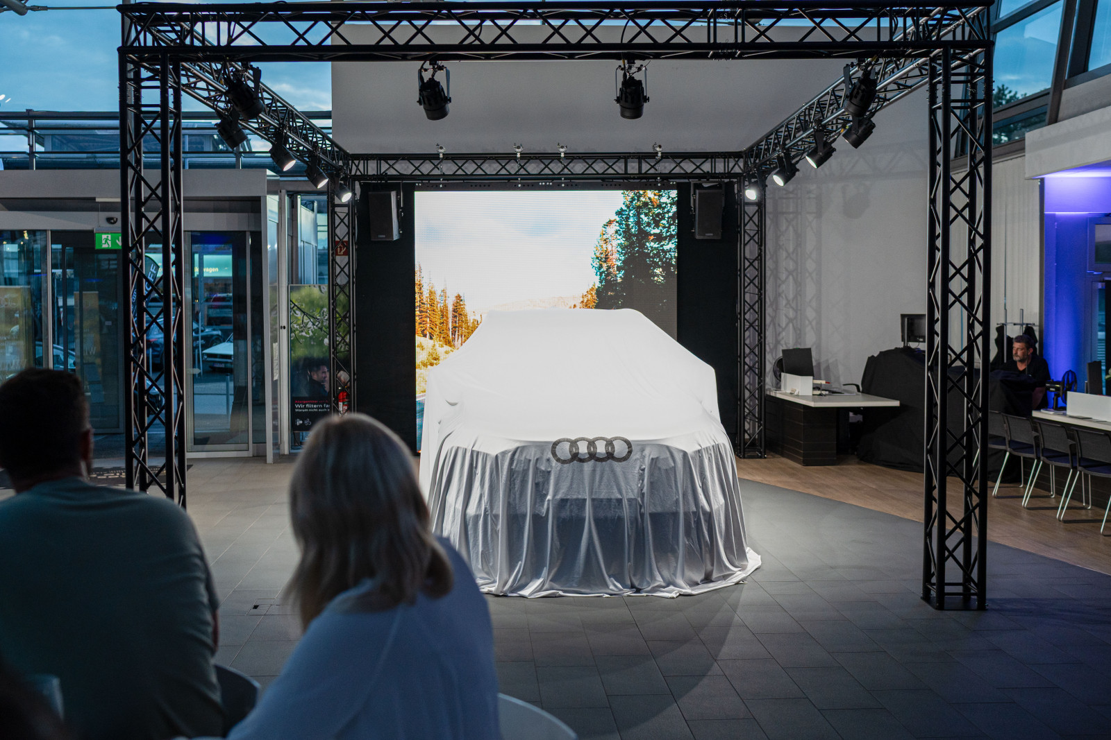 Bild: Premiere mit Stil: Der neue Audi Q7 bei POTTHOFF – im besonderen Ambiente bei ei... - 2
