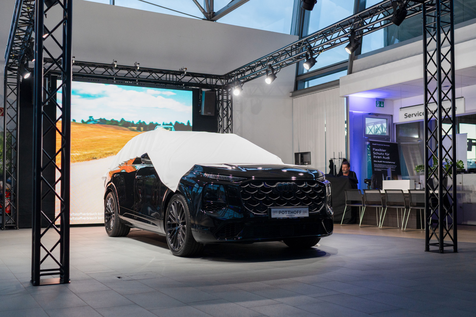 Bild: Premiere mit Stil: Der neue Audi Q7 bei POTTHOFF – im besonderen Ambiente bei ei... - 3
