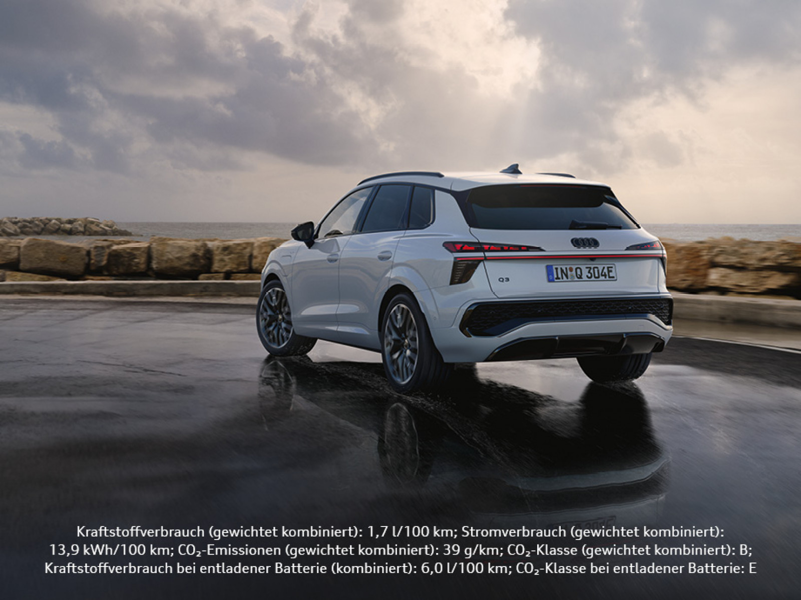 Illustration: Der neue Audi Q3 e-hybrid: Zwei Antriebe. Viele Möglichkeiten. Schon ab mtl. 333,- €¹ privat oder gewerblich leasen!