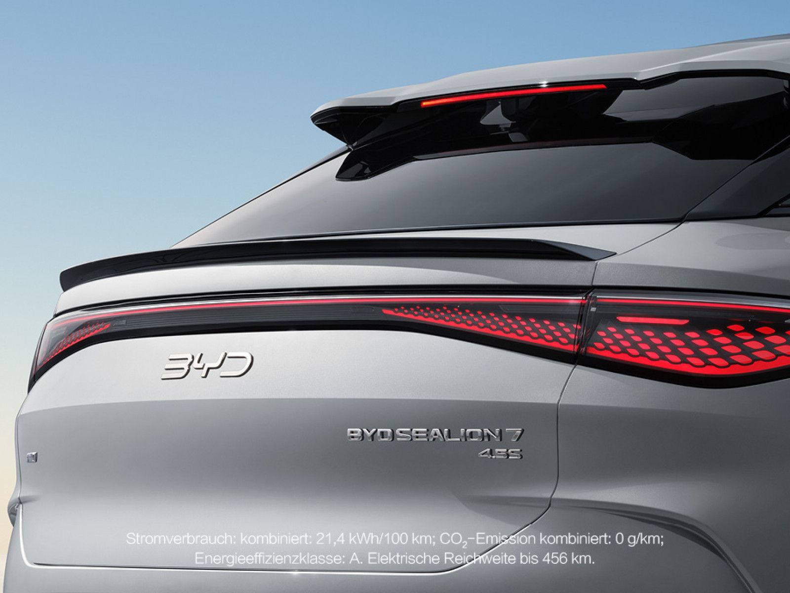 Illustration: Elektrische Freiheit trifft auf Raum und Komfort – mit dem BYD SEALION 7 bei POTTHOFF wird „Build Your Dreams“ Realität.