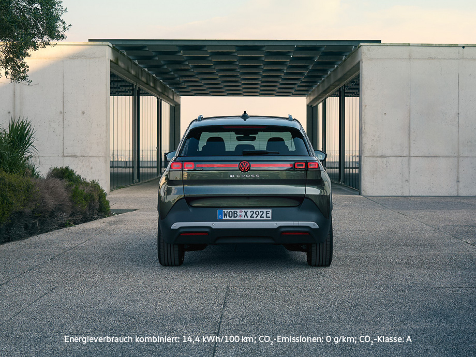 Illustration: Die Zukunft steht vor der Tür. Der neue VW ID. Cross im Privatleasing schon ab 159,- €¹ mtl.