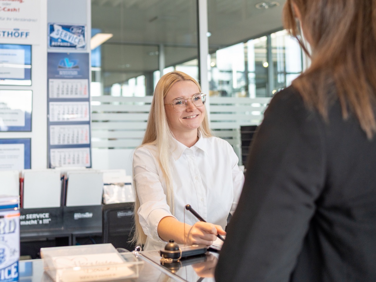 Illustration zur Abbildung des Angebotes: Unser Ford Serviceteam