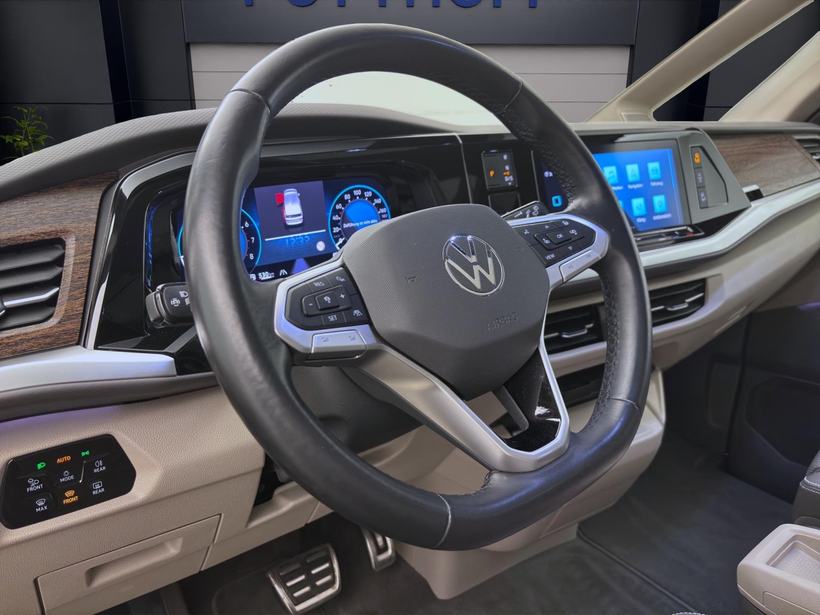 Volkswagen T7 Multivan 2.0 TSI DSG STYLE STANDHZG AHK PANO IQ.LIGHT