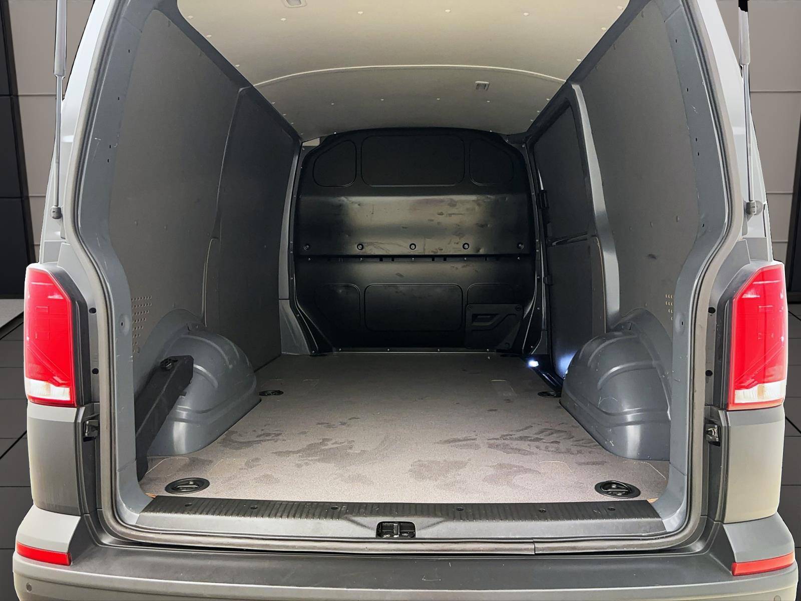Volkswagen T6.1 Transporter Kasten 2,0 TDI Heckklappe/Navi/AHK