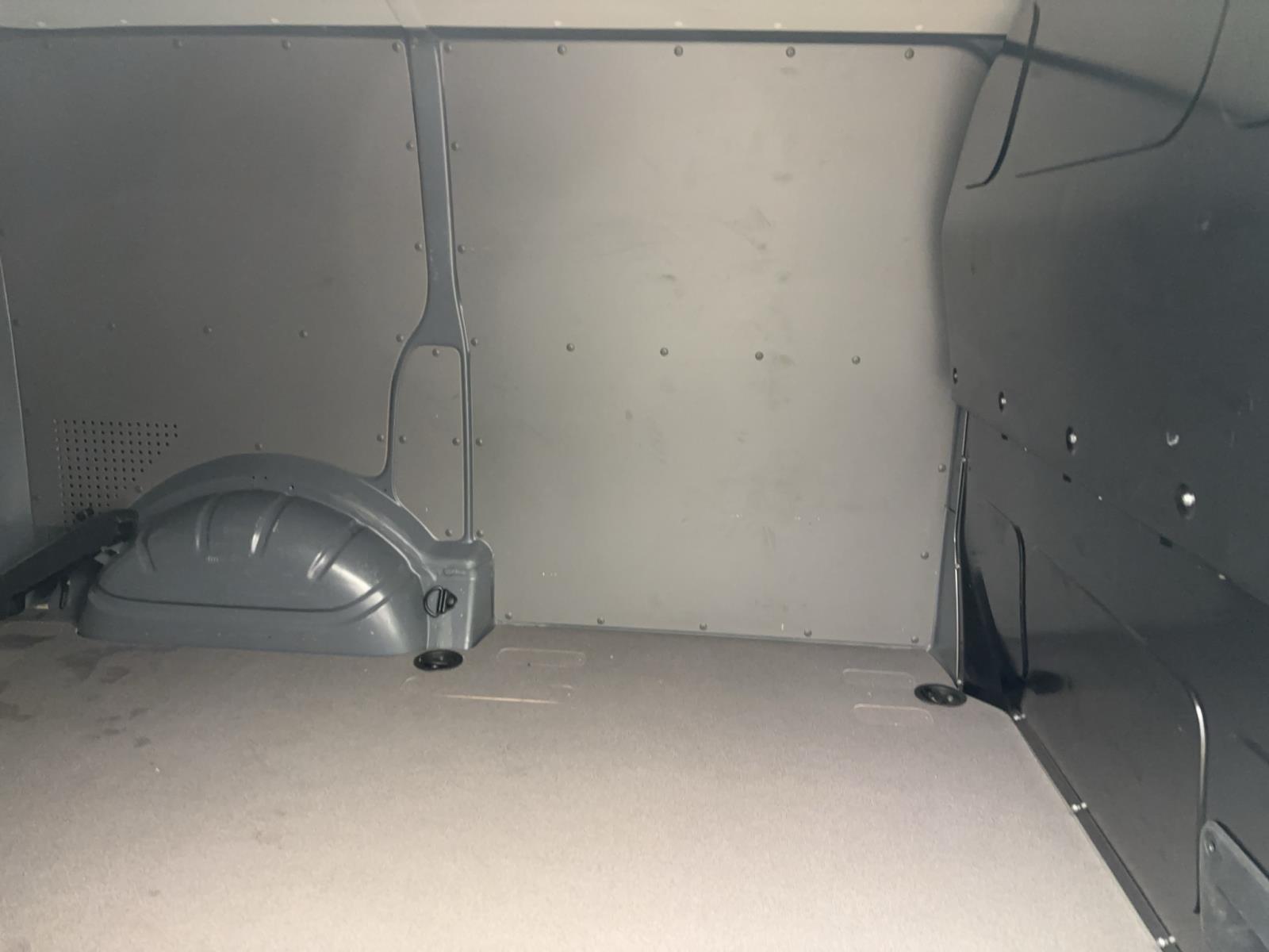 Volkswagen T6.1 Transporter Kasten 2,0 TDI Heckklappe/Navi/AHK