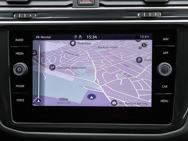 Volkswagen Tiguan 2.0 TDI DSG R-Line Black Style 4Motion Standhzg Pano AHK ParkAssist IQ.Light