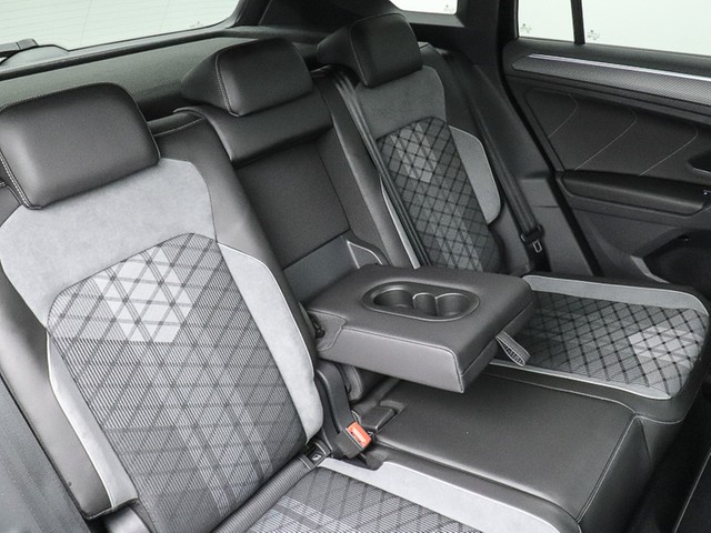 Volkswagen Tiguan 2.0 TDI DSG R-Line Black Style 4Motion Standhzg Pano AHK ParkAssist IQ.Light