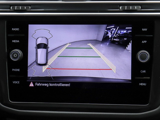 Volkswagen Tiguan 2.0 TDI DSG R-Line Black Style 4Motion Standhzg Pano AHK ParkAssist IQ.Light