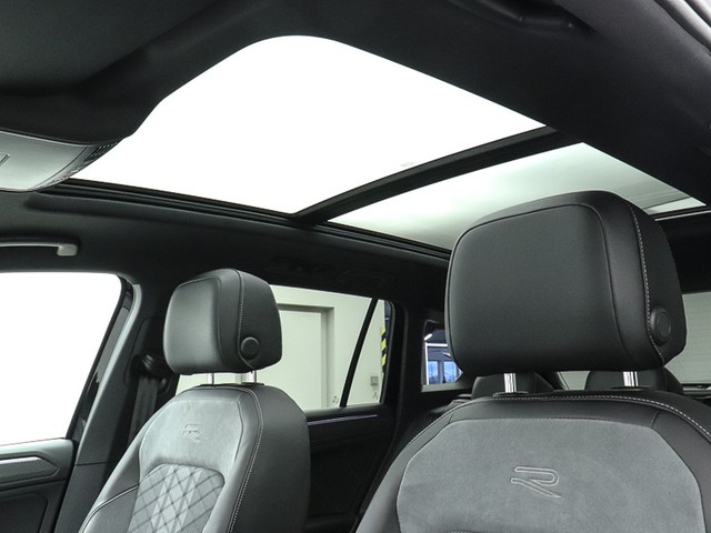 Volkswagen Tiguan 2.0 TDI DSG R-Line Black Style 4Motion Standhzg Pano AHK ParkAssist IQ.Light