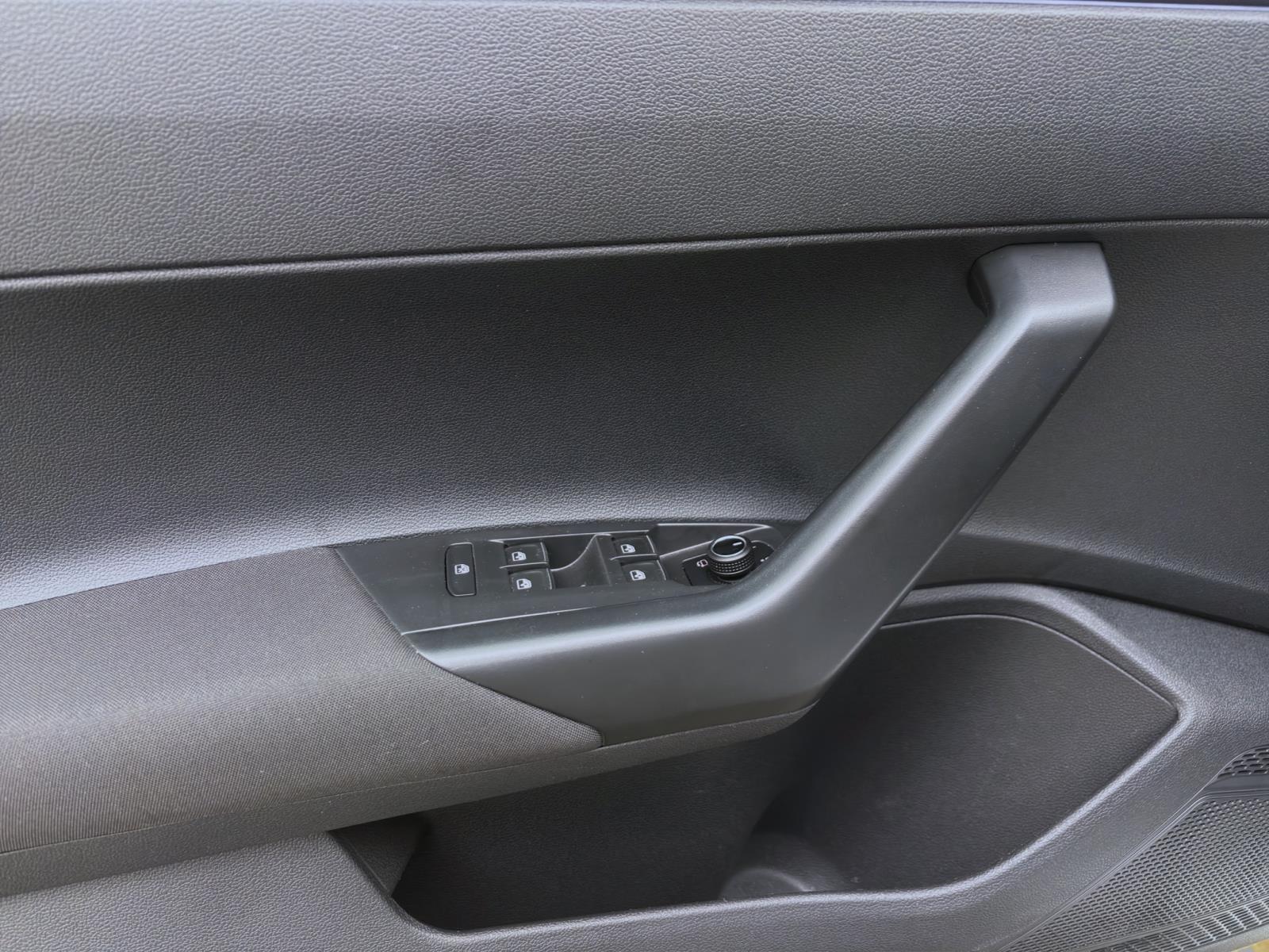 Volkswagen Polo 1.0 TSI HIGHLINE NAVI KLIMA PDC LED