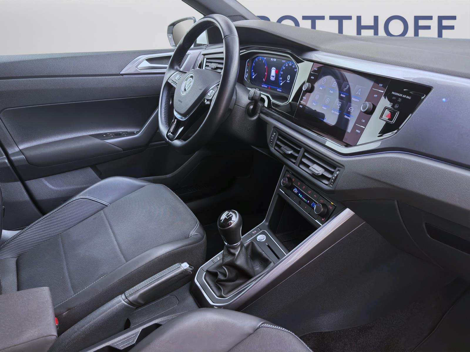 Volkswagen Polo 1.0 TSI HIGHLINE NAVI KLIMA PDC LED
