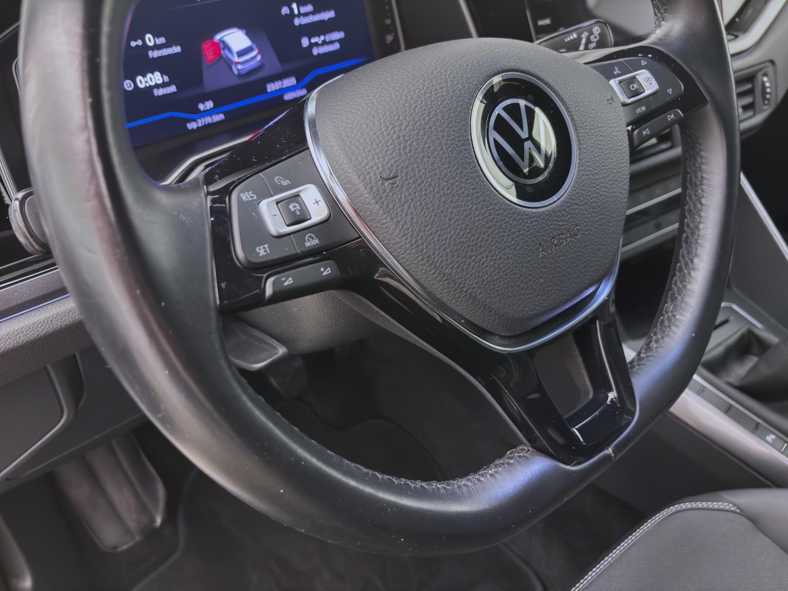 Volkswagen Polo 1.0 TSI HIGHLINE NAVI KLIMA PDC LED