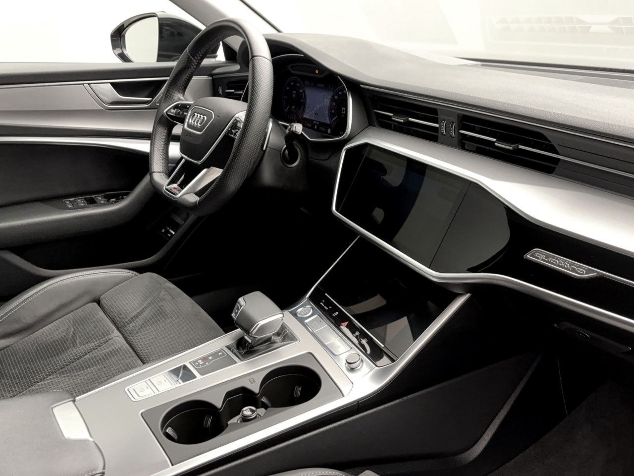Audi A6 Avant 55 TFSie q sport S-lineMatrix ACC
