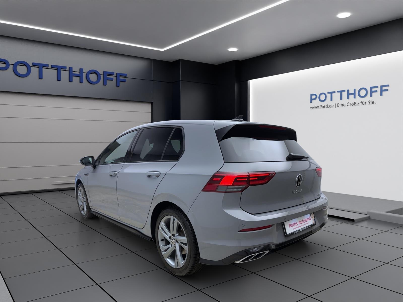 Volkswagen Golf 8 1.5 eTSI DSG R-LineAHK ACC PDC Kamera LED Navi Sitzhzg