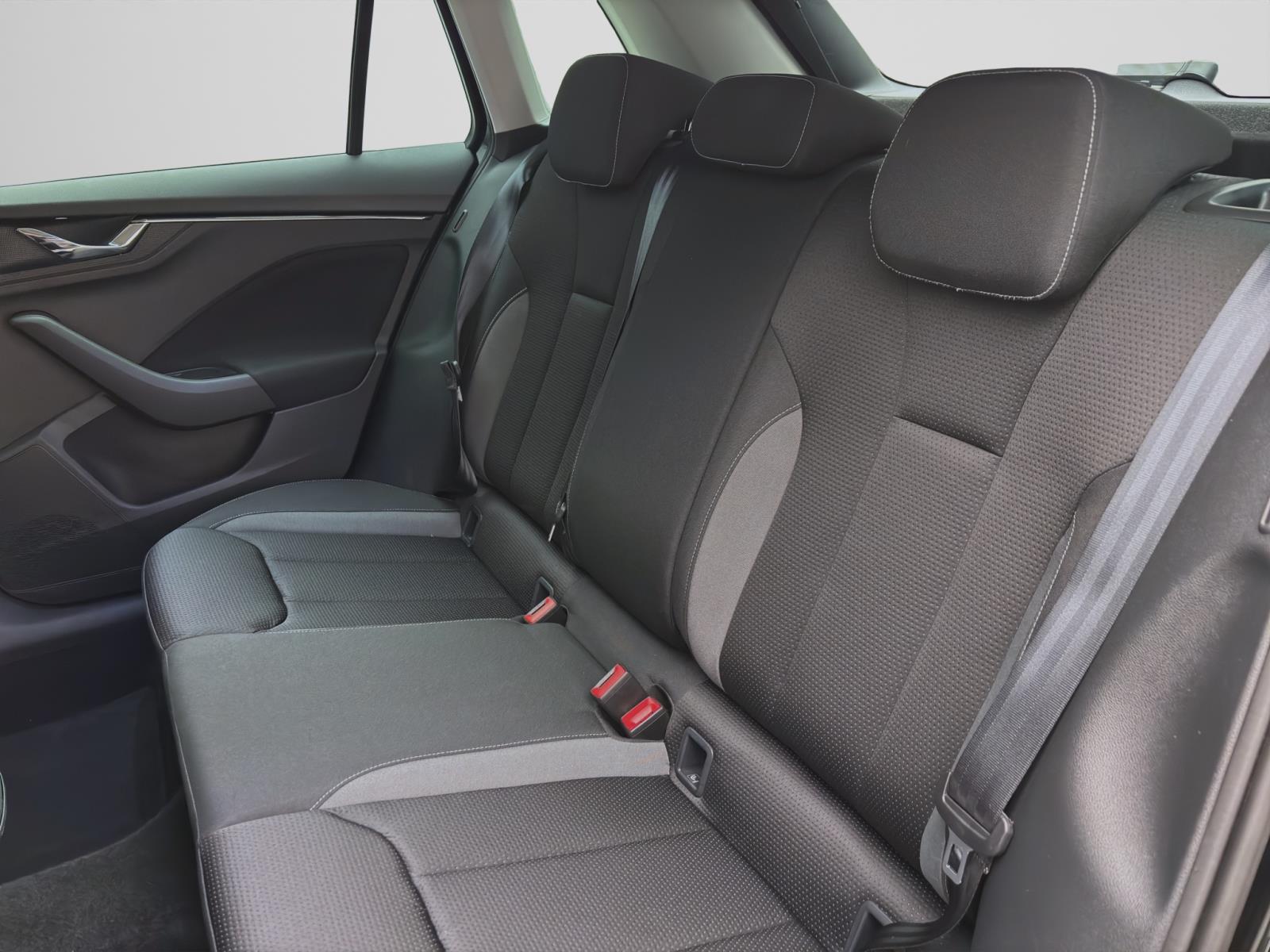 Skoda Kamiq 1.0 TSI DSG Tour AHK PDC Kamera LED Navi Sitzhzg