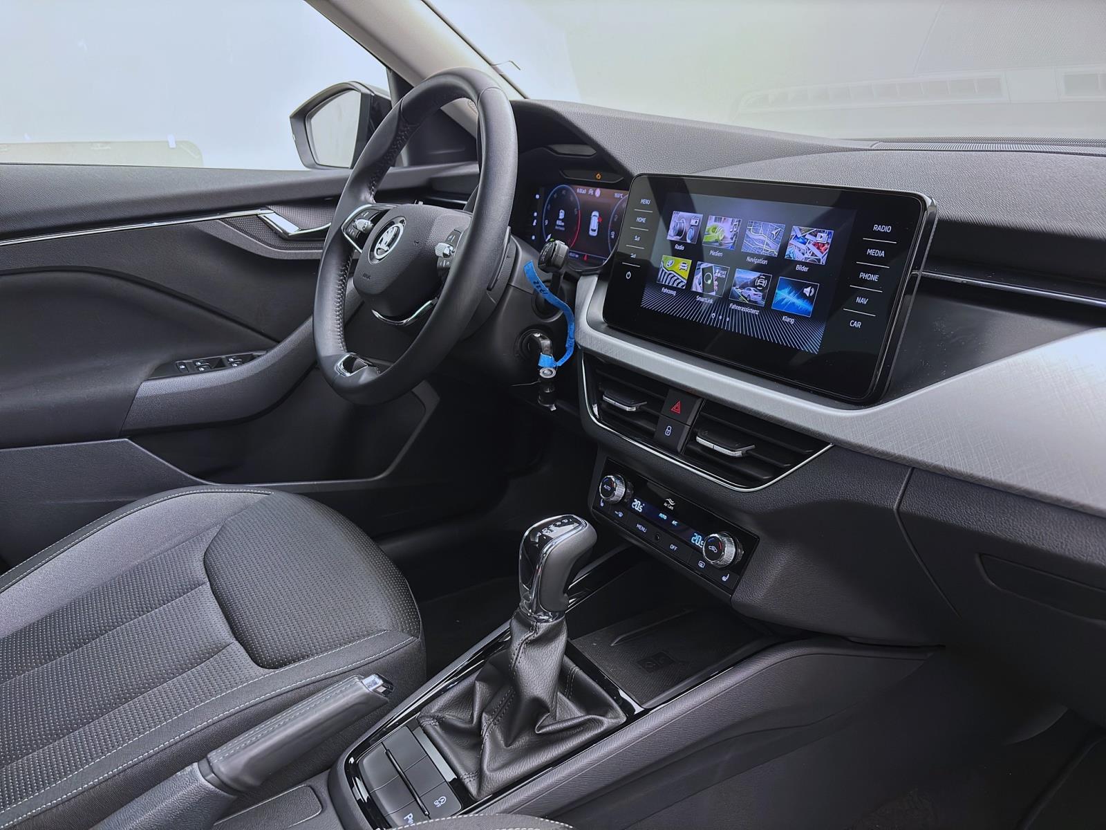 Skoda Kamiq 1.0 TSI DSG Tour AHK PDC Kamera LED Navi Sitzhzg