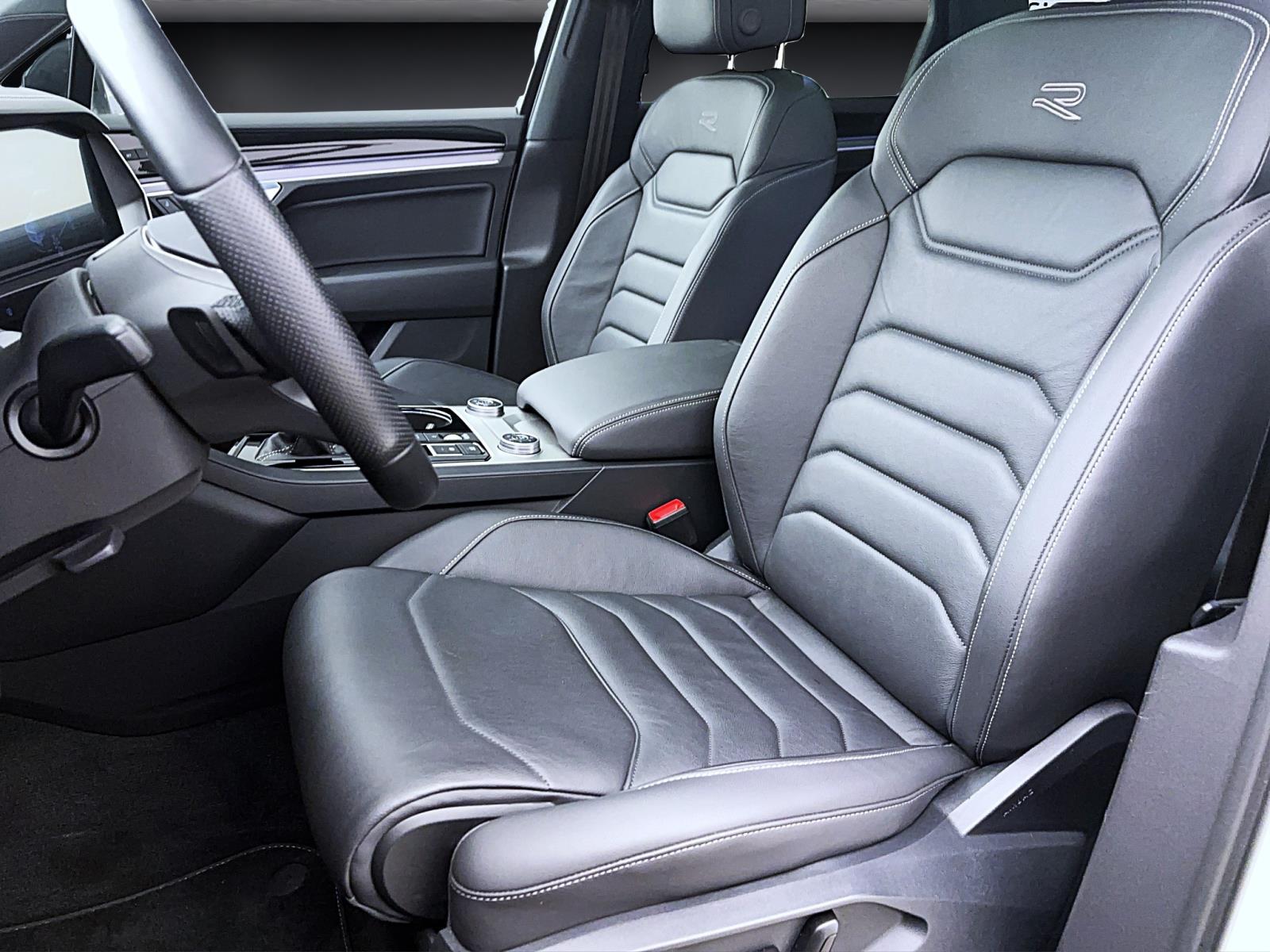 Volkswagen Touareg 3.0 TDI V6 Tiptronic 4M STANDHZG PANO AHK AREAVIEW