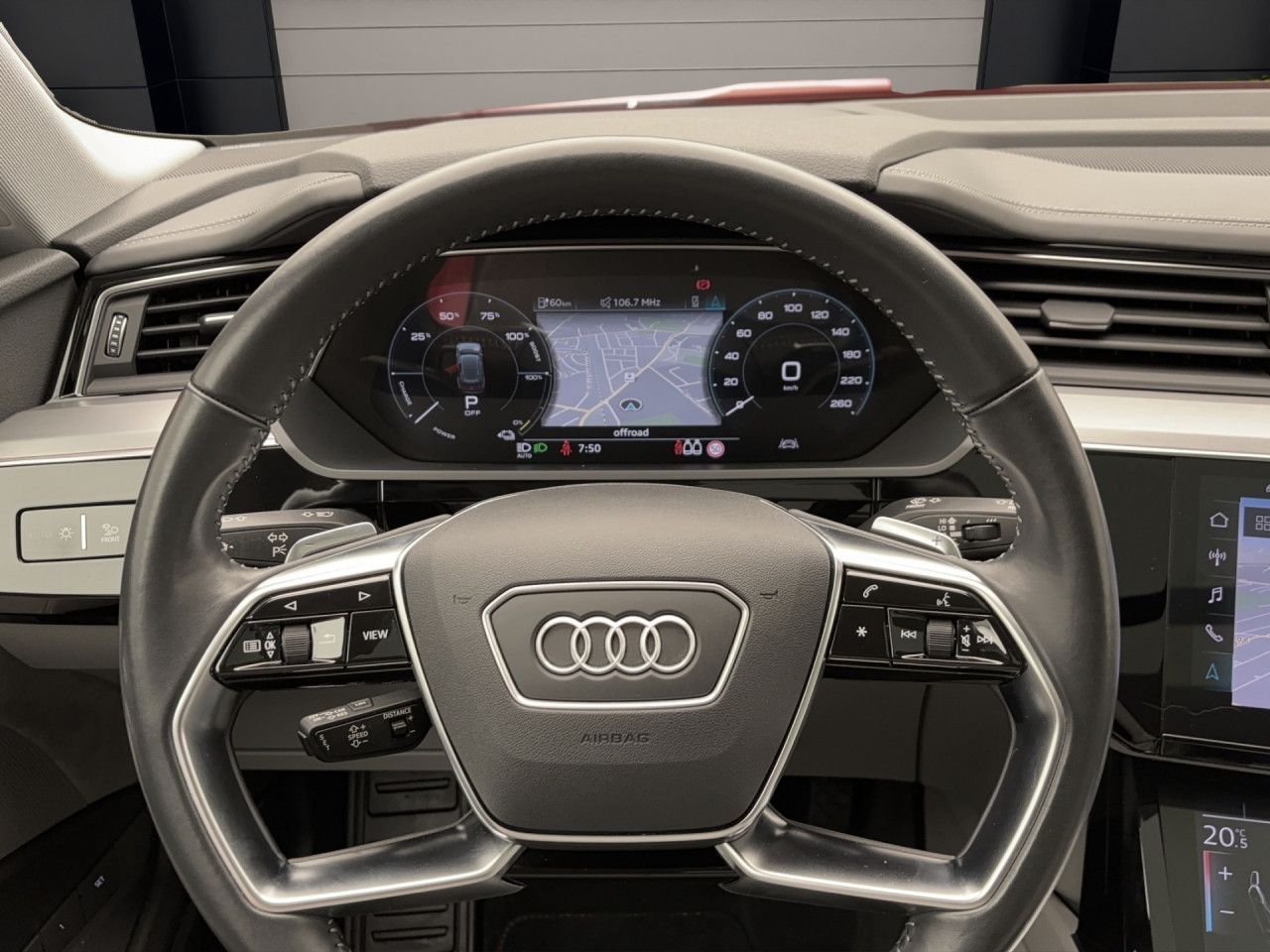 Audi e-tron 55 q. advancedAHK Pano 21Zoll
