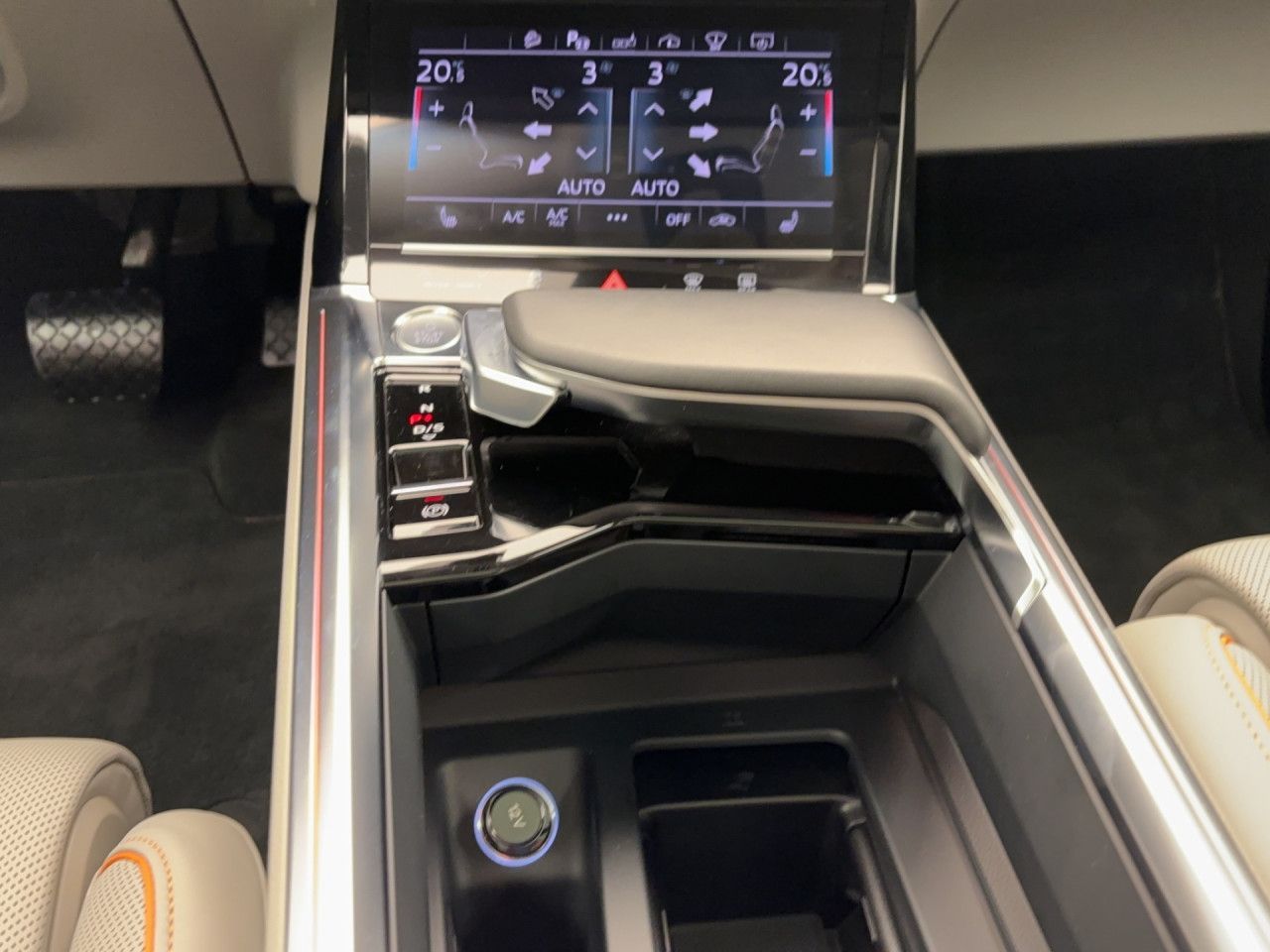 Audi e-tron 55 q. advancedAHK Pano 21Zoll