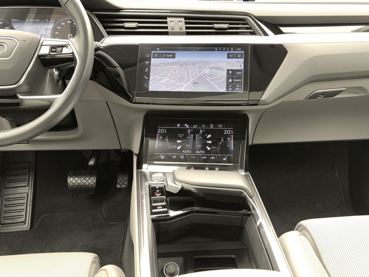 Audi e-tron 55 q. advancedAHK Pano 21Zoll