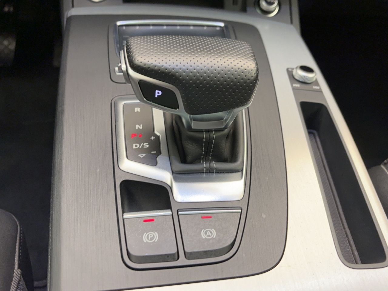 Audi Q5 50 TFSie q. sport S-lineMatrix Pano NaviPlus
