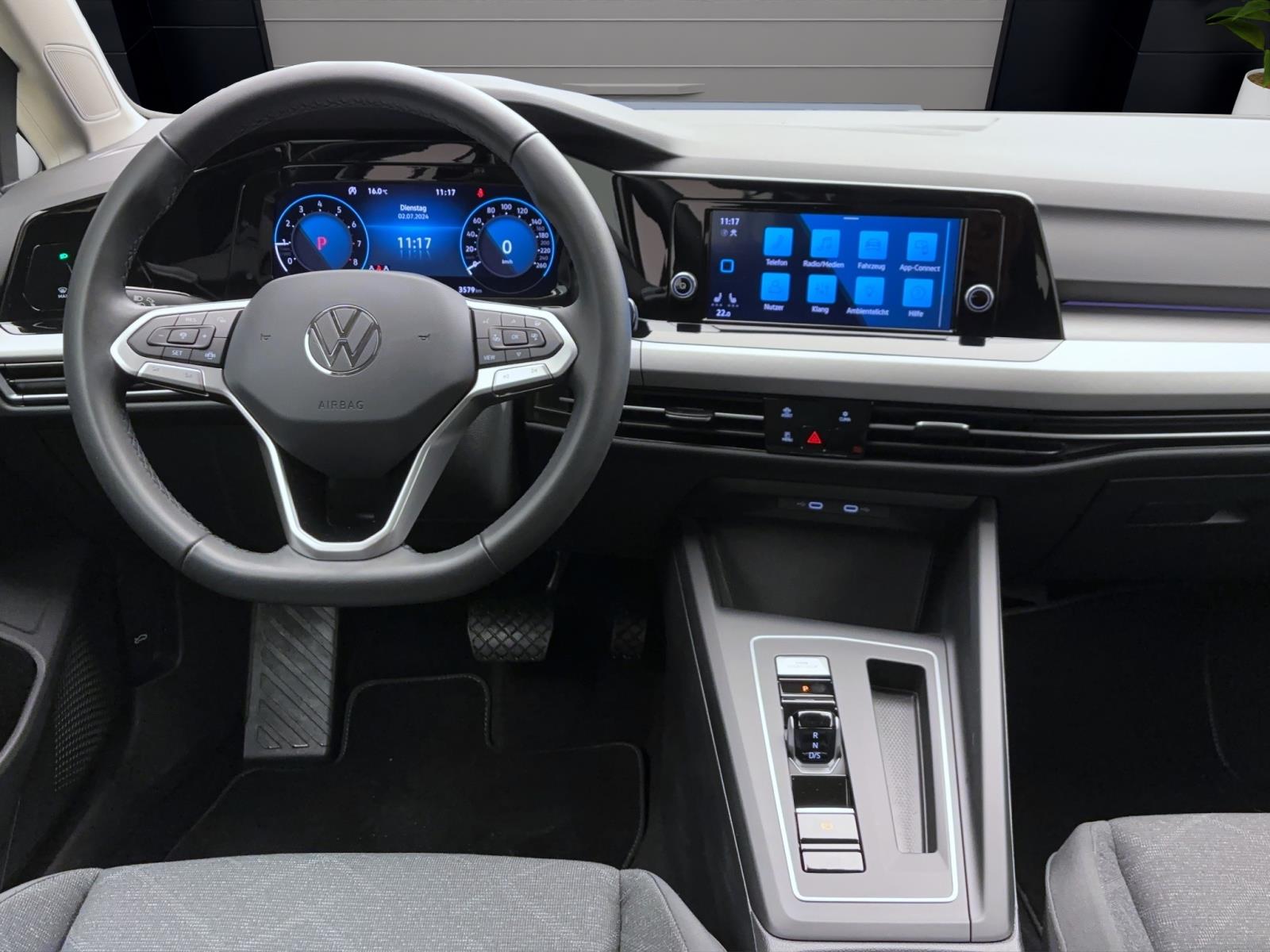 Volkswagen Golf 8 1.5 eTSI DSG LifeACC PDC LED Winter AppConnect