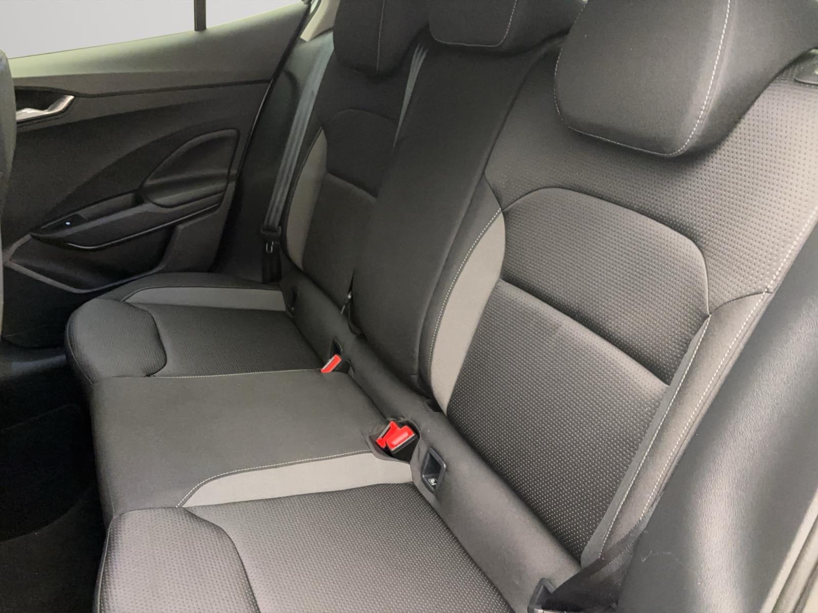 Skoda Fabia 1.0 TSI DSG Tour PDC Kamera LED Navi SmartLink Sitzhzg