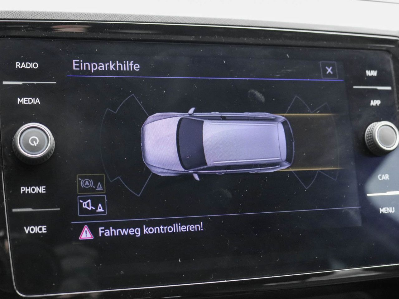 Volkswagen Passat Variant 2.0 TDI DSG BusinessAHK ACC PDC LED Navi App-Connect