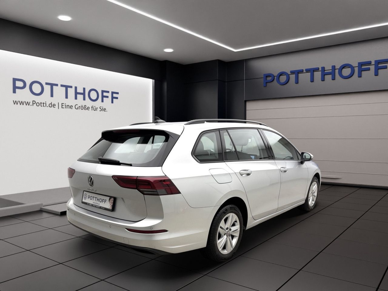 Volkswagen Golf Variant 8 1.0 TSI LifeNavi LED FrontAssist LaneAssist