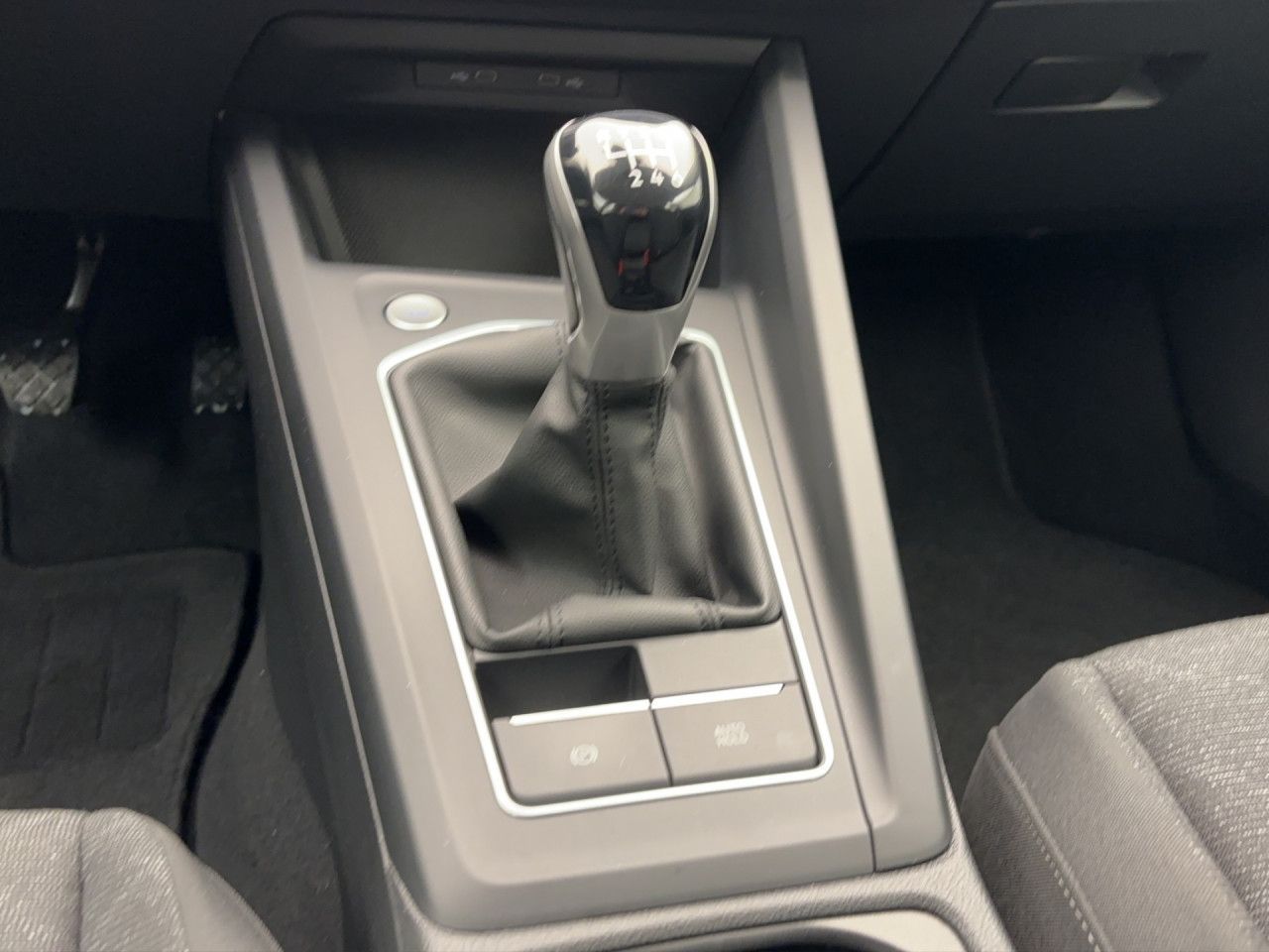 Volkswagen Golf Variant 8 1.0 TSI LifeNavi LED FrontAssist LaneAssist