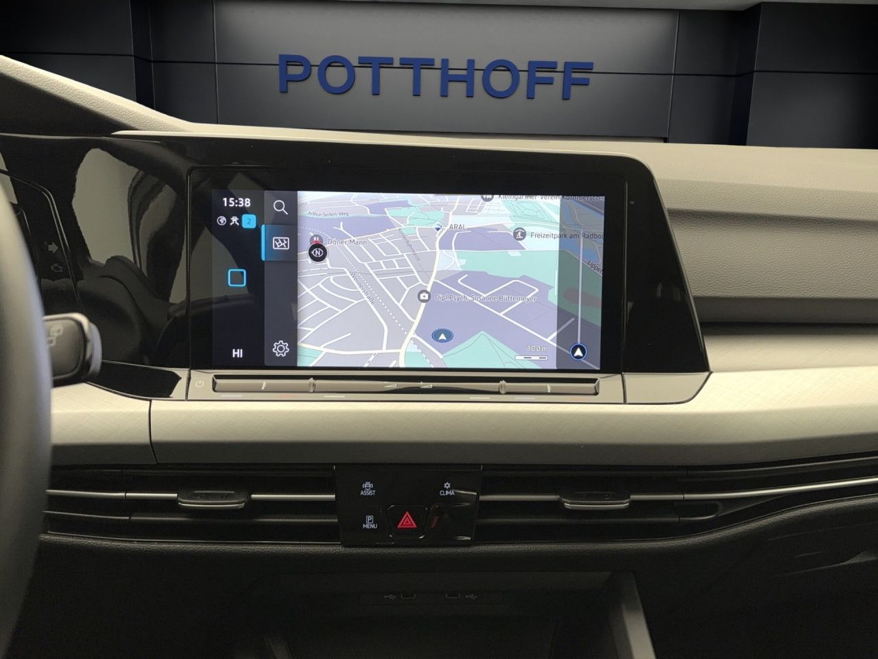 Volkswagen Golf Variant 8 1.0 TSI LifeNavi LED FrontAssist LaneAssist