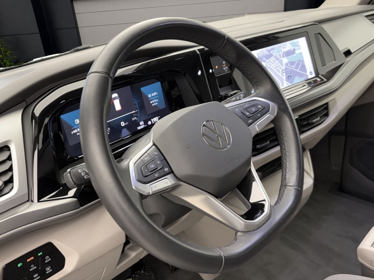 Volkswagen T7 Multivan 7-Sitzer2,0 DSG TDI AHK/Navi/LED
