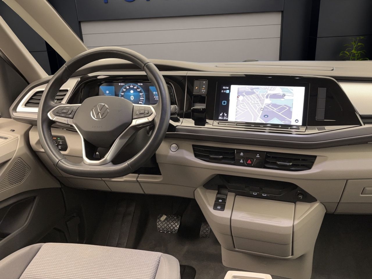 Volkswagen T7 Multivan 7-Sitzer2,0 DSG TDI AHK/Navi/LED