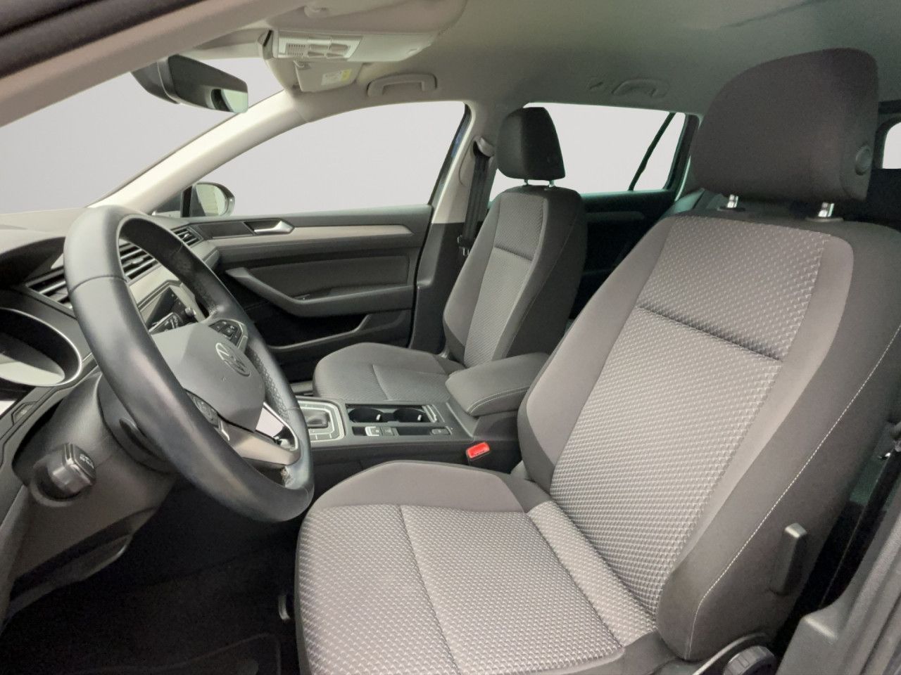 Volkswagen Passat Variant 2.0 TDI DSG Navi LED RearView LaneAssist
