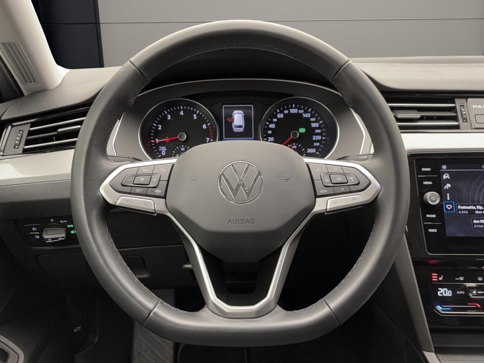 Volkswagen Passat Variant 1.5 TSI DSG BusinessNavi AHK ACC LED LaneAssist