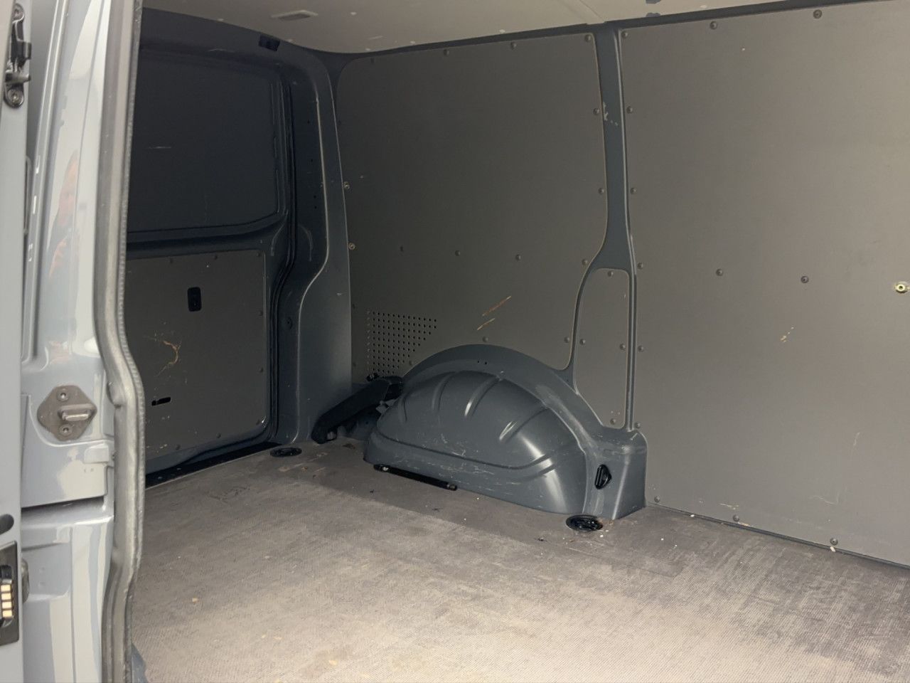Volkswagen T6.1 Transporter Kasten 2,0 TDI Navi/AHK/Klima