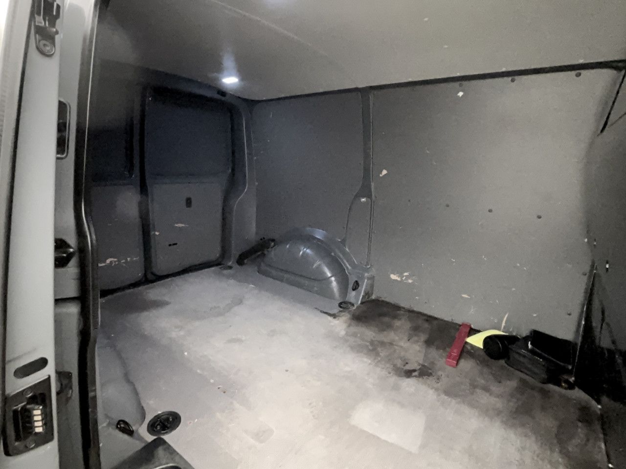 Volkswagen T6.1 Transporter Kasten 2,0 TDI Navi/AHK/Klima