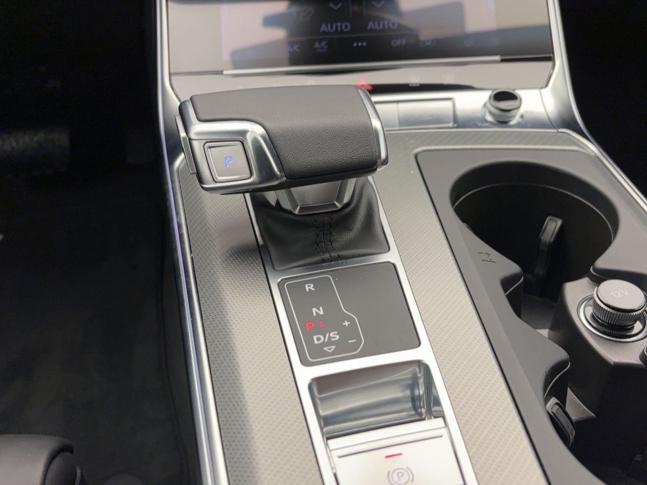 Audi A6 Avant 40 TDi q. design Matrix Pano Parkassist