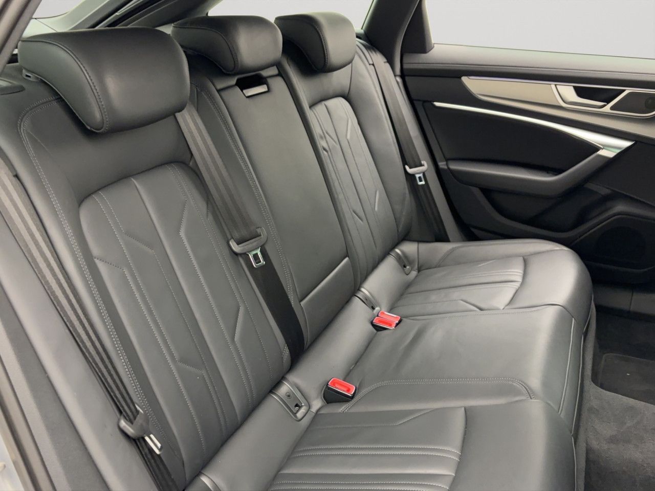 Audi A6 Avant 40 TDi q. design Matrix Pano Parkassist
