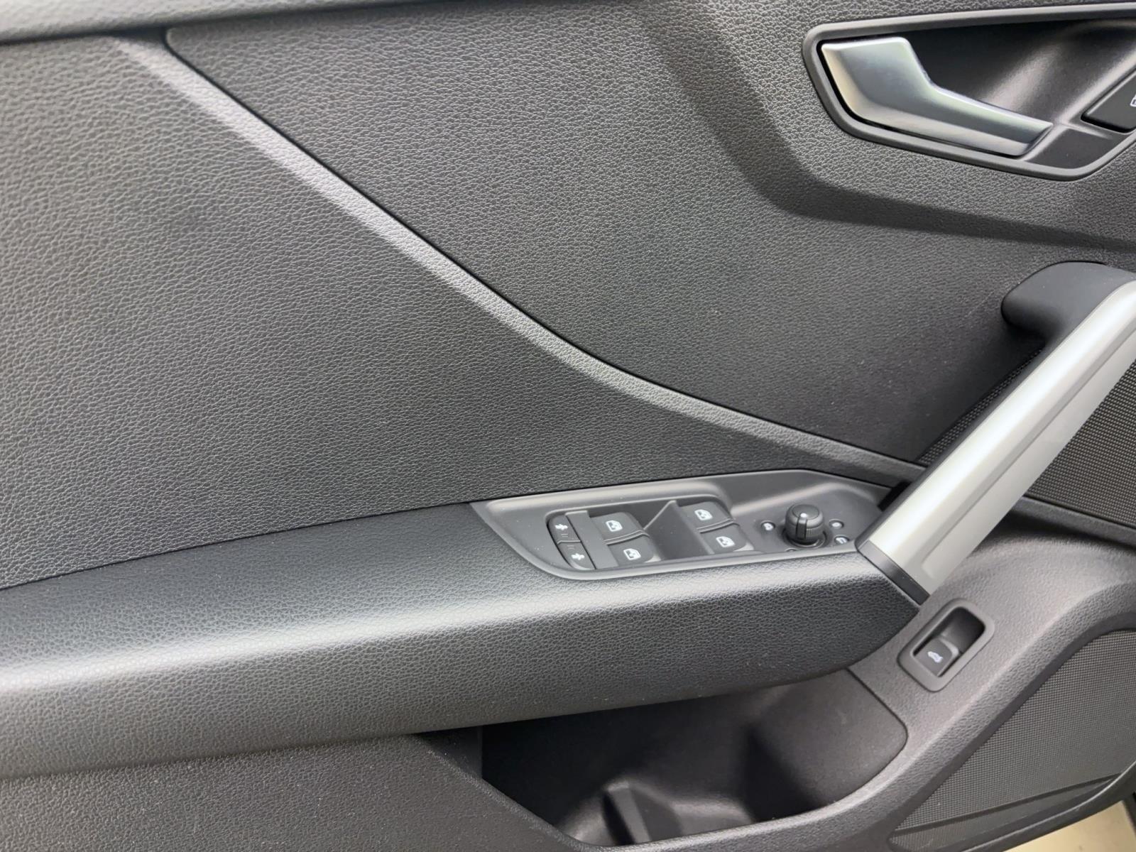 Audi Q2 30 TFSi AHK Matrix Navi RearAssist