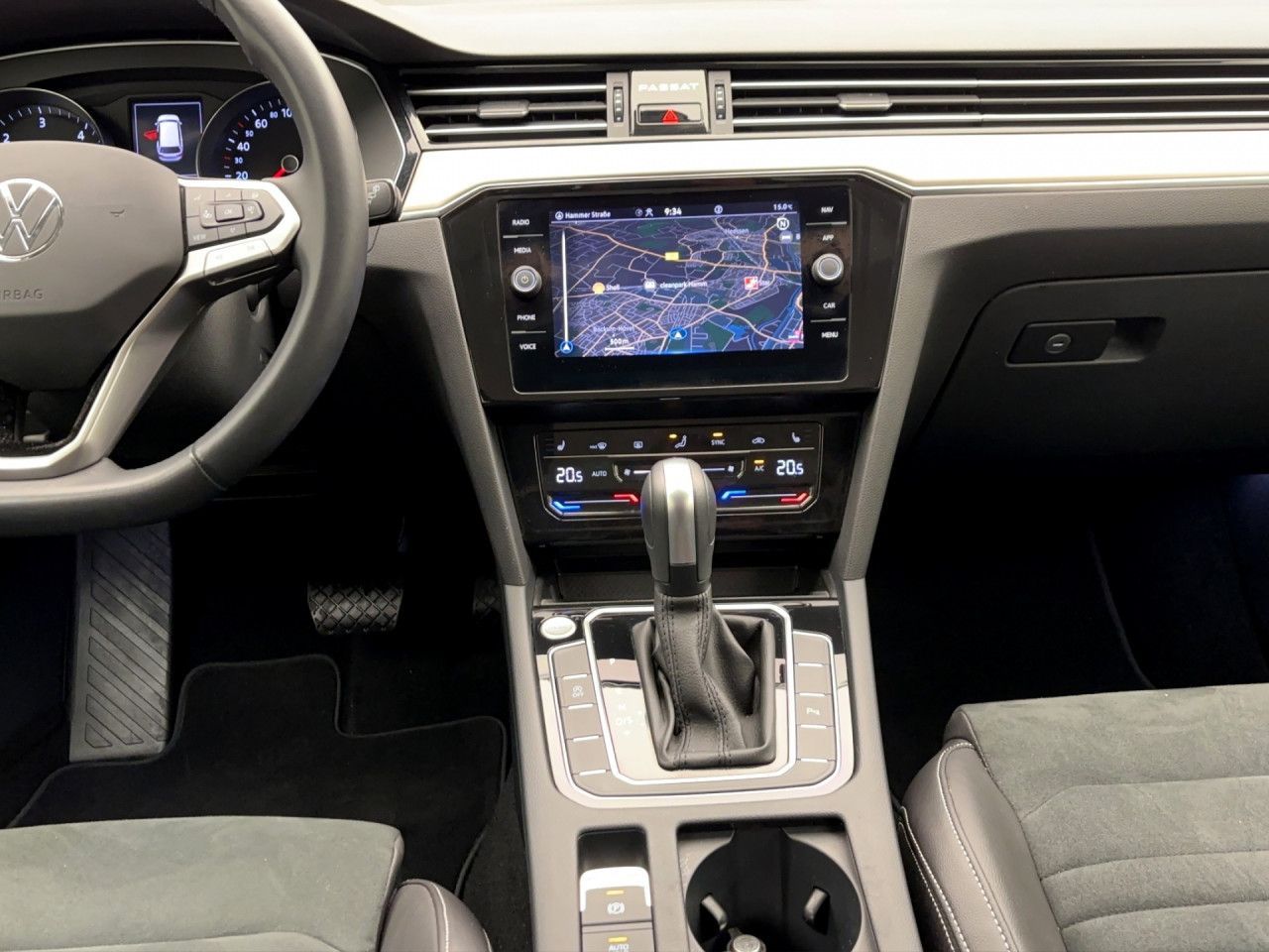 Volkswagen Passat Variant 2.0 TDI DSG Elegance Navi AHK LED RearView Sitzhzg