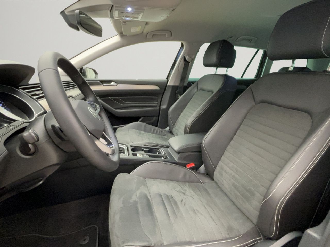 Volkswagen Passat Variant 2.0 TDI DSG Elegance Navi AHK IQ.Light ACC RearView