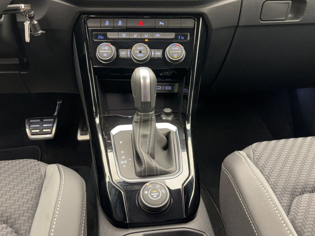 Volkswagen T-Roc 2.0 TSI DSG R 4MotionNavi beatsAudio LED RearView