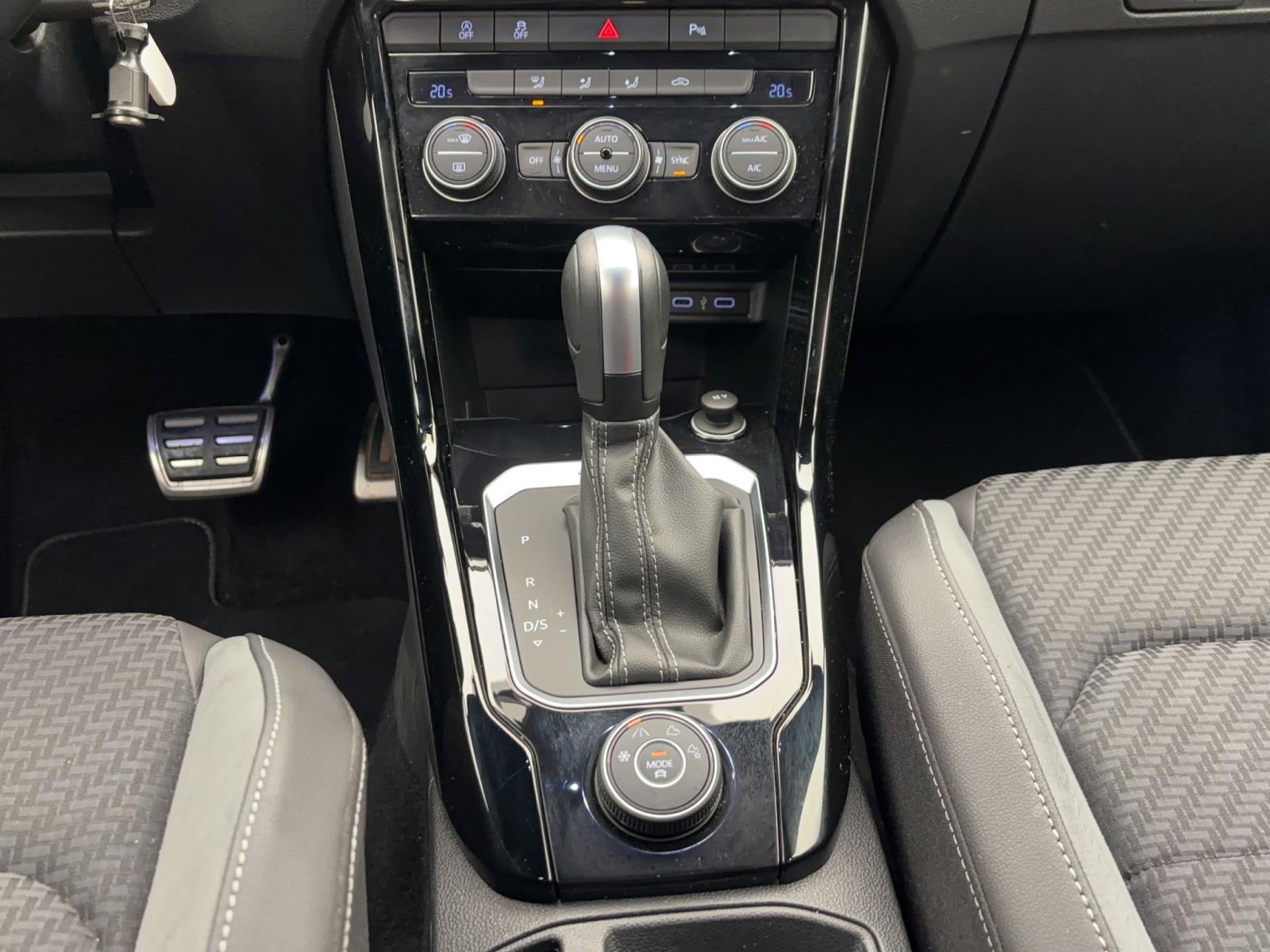 Volkswagen T-Roc 2.0 TSI DSG 4M R LED LANE-ASSIST FRONT-ASSIST