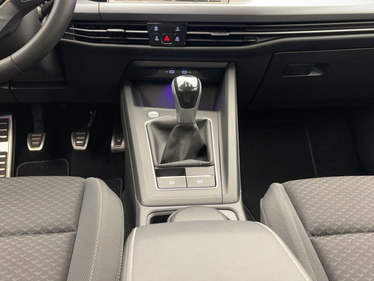 Volkswagen Golf 8 1.5 TSI ActiveStandhzg Navi ACC LED+