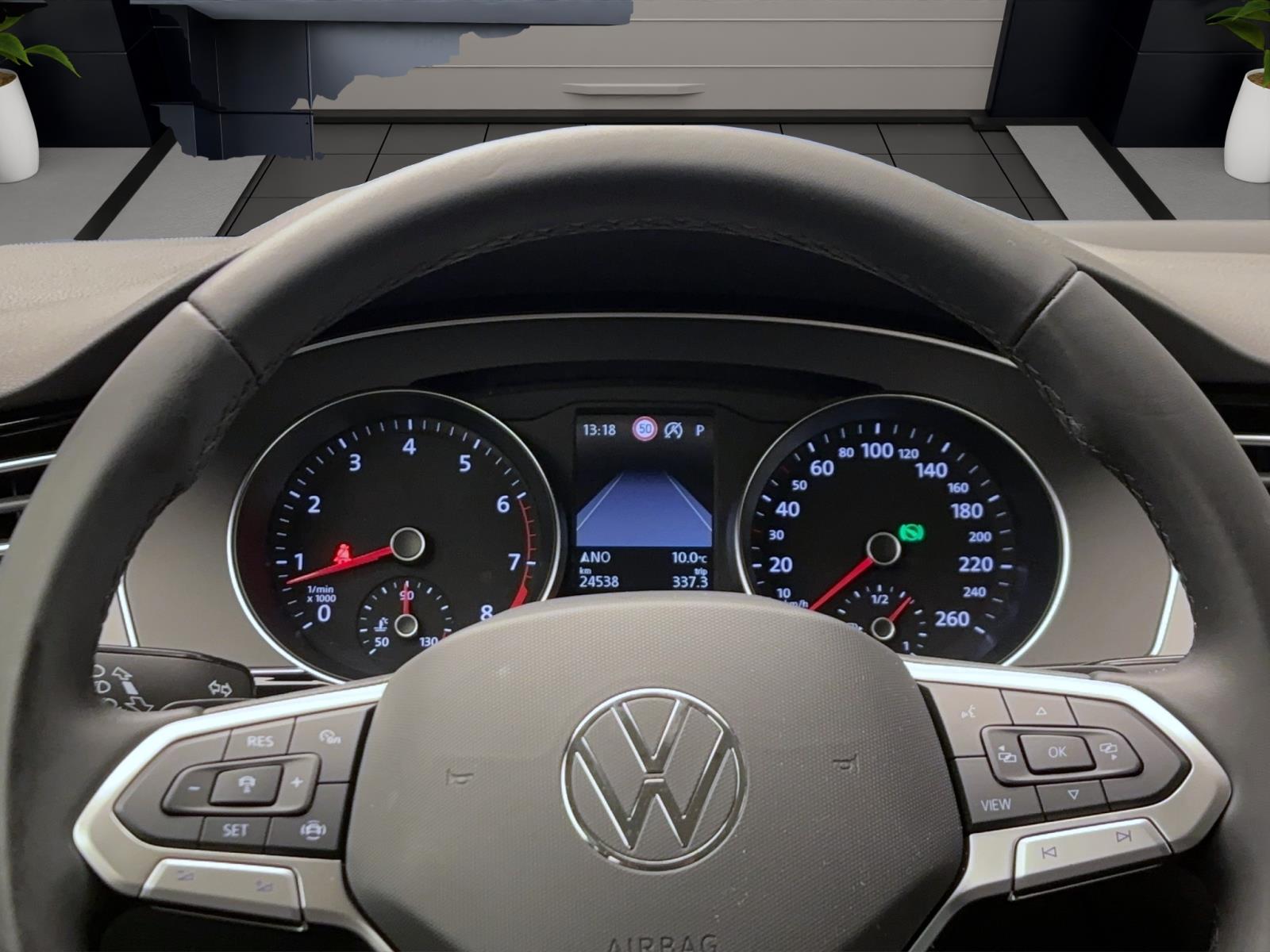 Volkswagen Passat Variant 1.5 TSI DSG Business Navi AHK ACC LED Sitzhzg