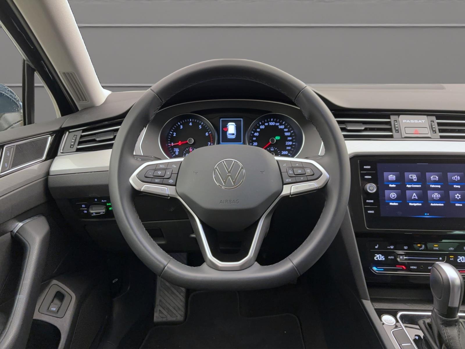 Volkswagen Passat Variant 1.5 TSI DSG Business Navi AHK LED Sitzhzg
