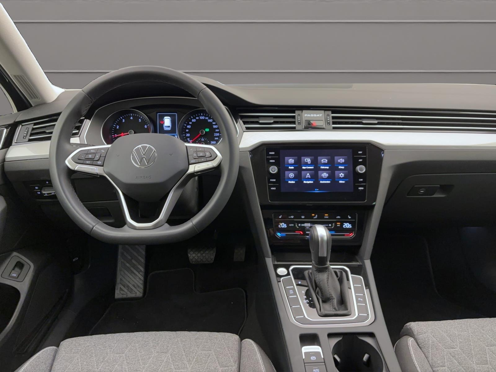 Volkswagen Passat Variant 1.5 TSI DSG Business Navi AHK LED Sitzhzg