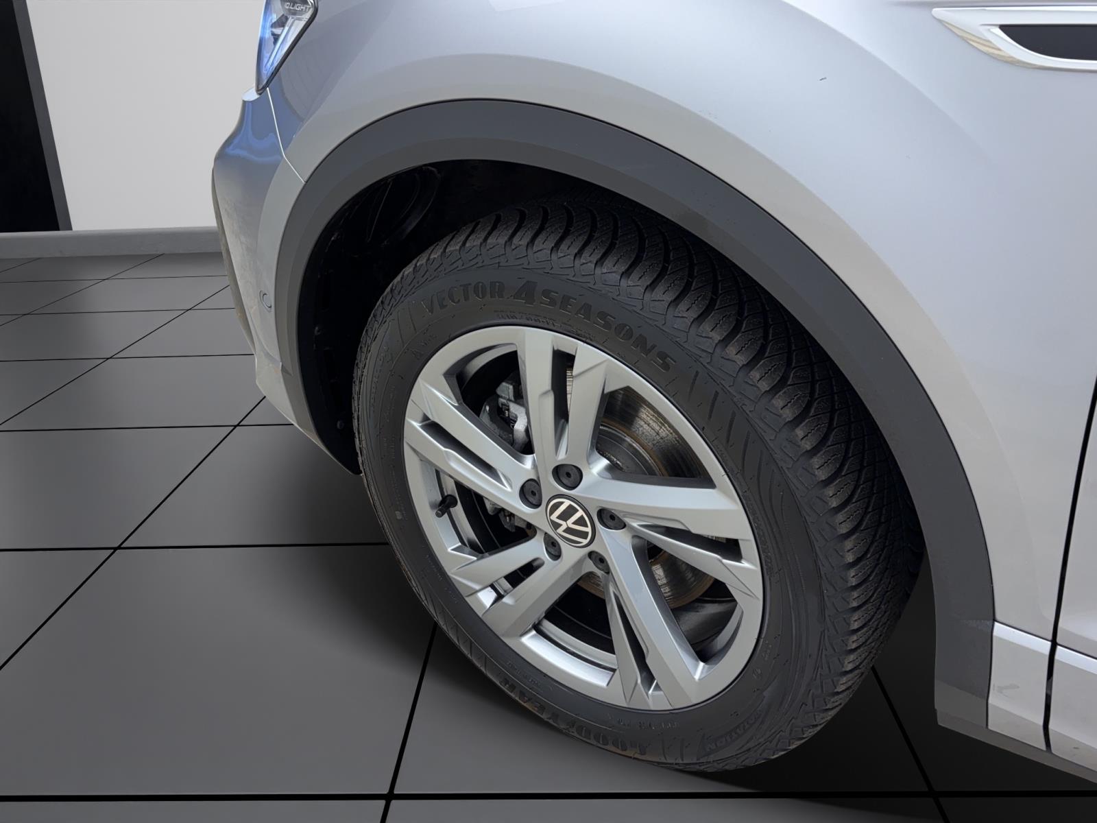 Volkswagen T-Roc 2.0 TDI DSG R-LineNavi AHK ACC LED+ RearView